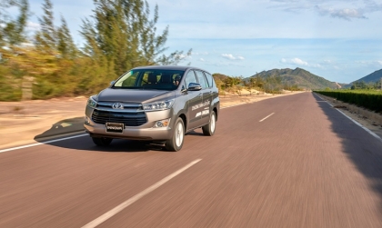 Toyota Innova bị chảy nước ở ghế phụ là sao?